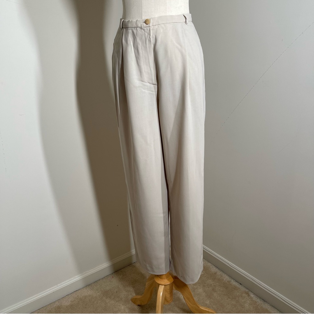 Giorgioio Armani Women’s Lightweight Slacks In Tan - Size 10